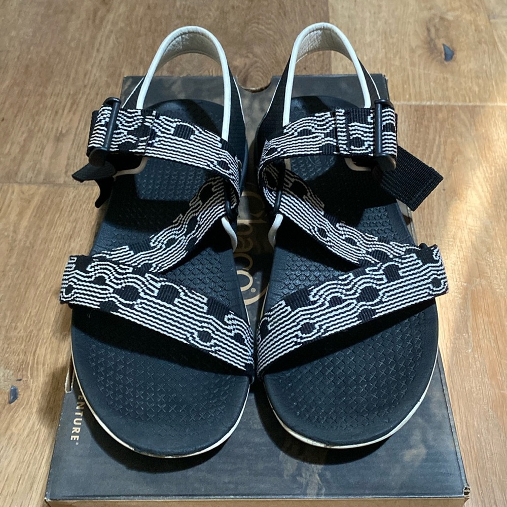Chaco Confluence Sandals size 9 in Black/White